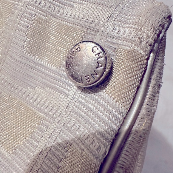 CHANEL Travel Line Tote pearlized handles - Picture 10 of 16